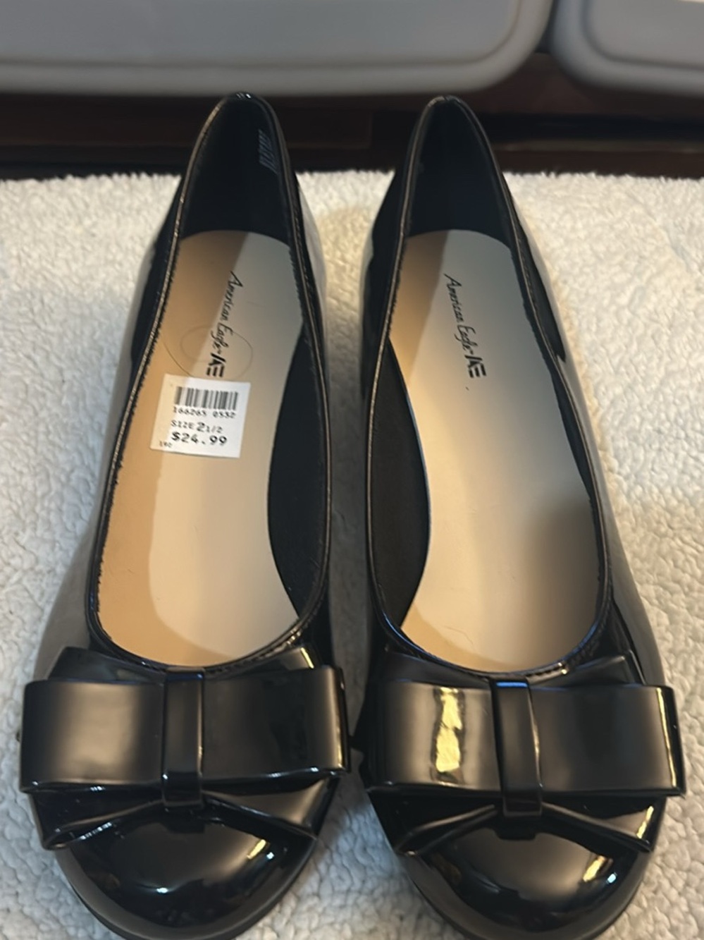 American Eagle By Payless Glossy Black Bow Flats - Picture 2 of 4